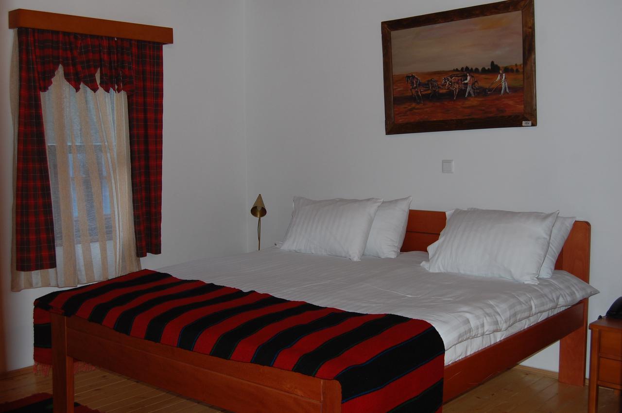 Macedonian Village Hotel & Resort สโกเปีย ภายนอก รูปภาพ
