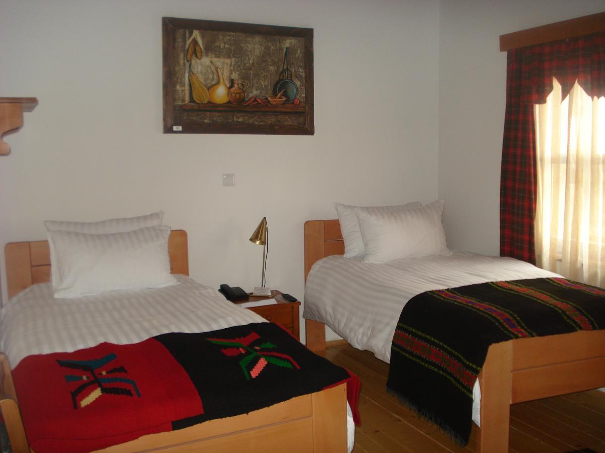 Macedonian Village Hotel & Resort สโกเปีย ภายนอก รูปภาพ